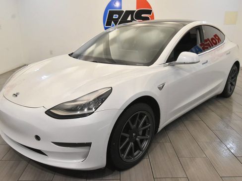 Used 2020 Tesla Model 3 Standard Range Plus image 1