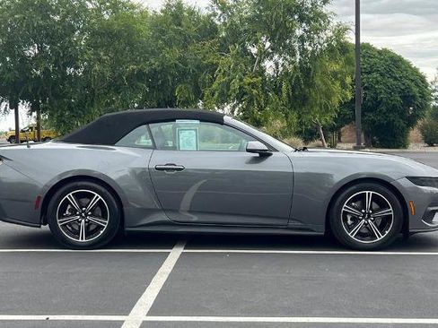 Used 2025 Ford Mustang Convertible RWD image 10