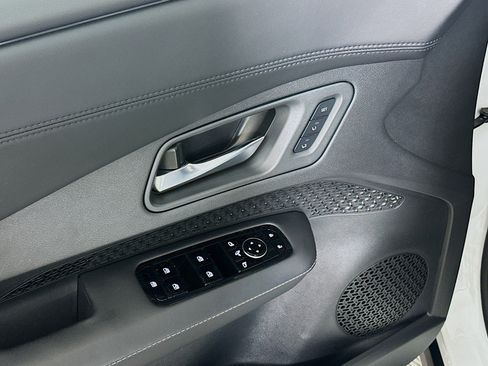 Used 2023 Nissan Ariya FWD image 15