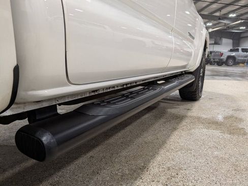 Used 2018 Toyota Tacoma TRD Sport image 11