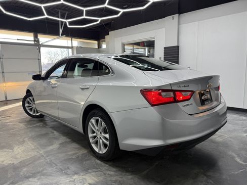 Used 2018 Chevrolet Malibu LT image 3