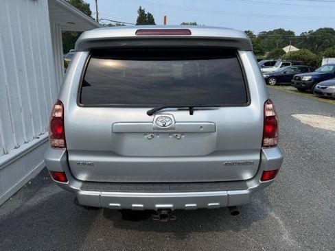 Used 2005 Toyota 4Runner Limited AWD/4WD image 4