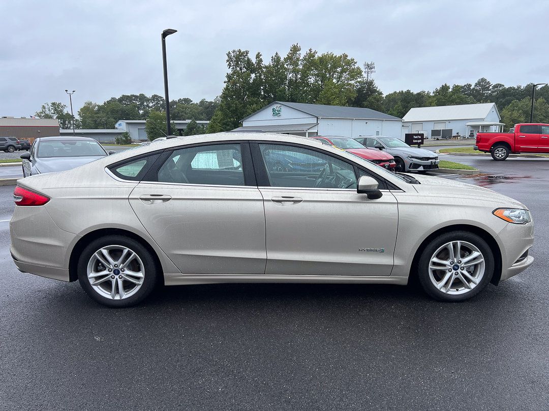 Used 2018 Ford Fusion SE FWD image 8