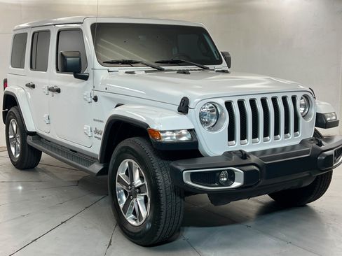 Used 2020 Jeep Wrangler Unlimited Sahara AWD/4WD image 8