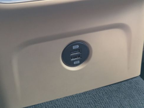 Used 2018 Porsche Macan S image 16