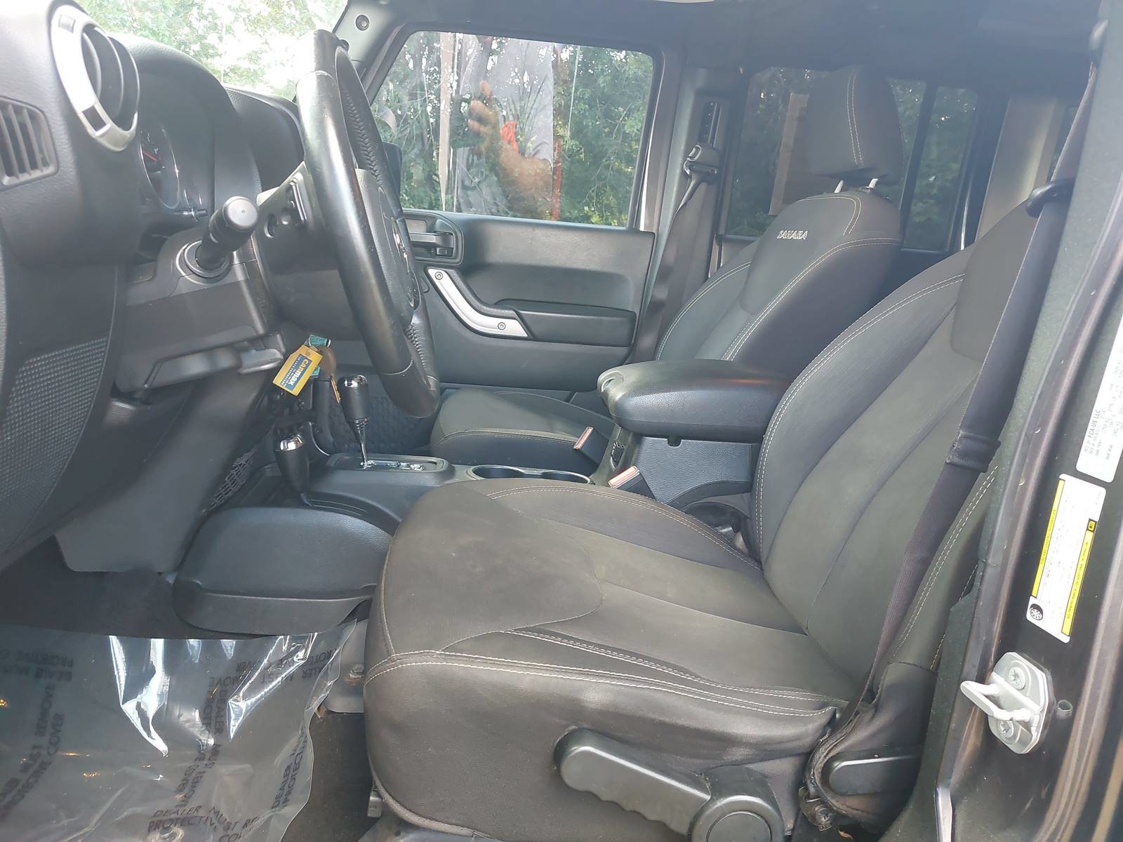 Used 2018 Jeep Wrangler Unlimited Sahara AWD/4WD image 14