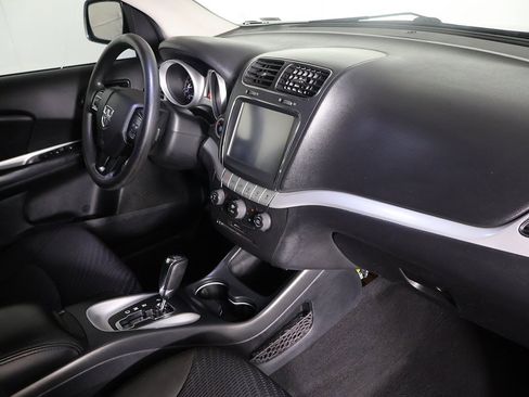 Used 2019 Dodge Journey SE image 22