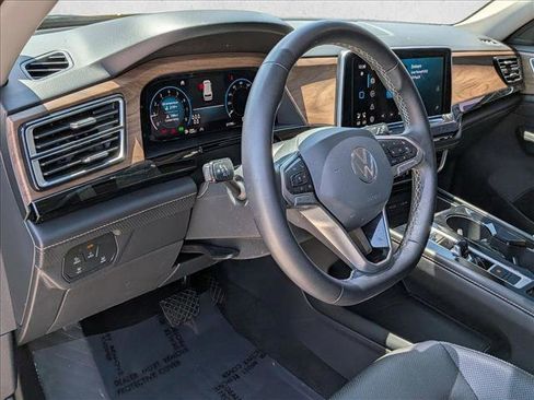 Used 2024 Volkswagen Atlas SE FWD image 10