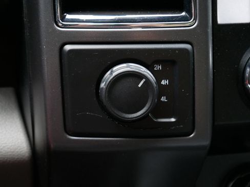 Certified 2019 Ford F150 XLT w/ Equipment Group 302A Luxury AWD/4WD image 24