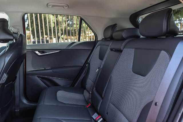 Certified 2025 Kia Niro EX FWD image 19