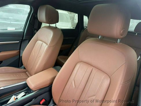Used 2022 Audi e-tron Premium image 11