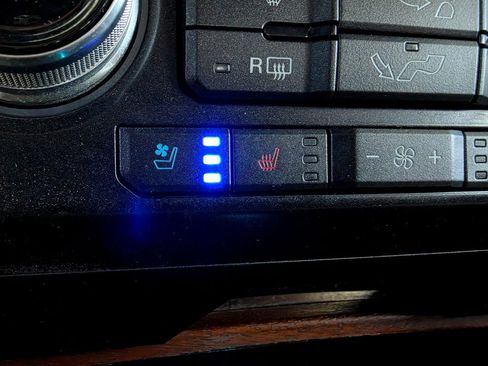 Used 2018 Ford F150 King Ranch w/ Equipment Group 601A Luxury AWD/4WD image 55