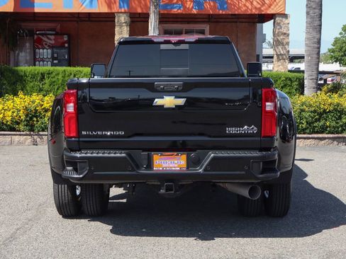 Used 2022 Chevrolet Silverado 3500 High Country image 7