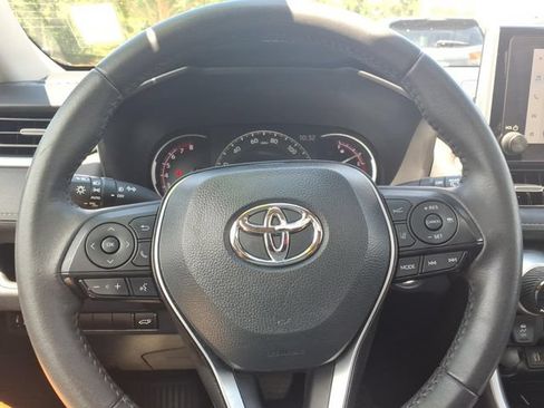 Used 2023 Toyota RAV4 XLE Premium FWD image 27