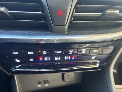 Used 2024 Buick Encore GX Avenir w/ Avenir Technology Package image 18