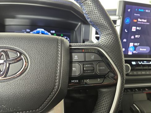 Used 2025 Toyota Sequoia Platinum w/ Tow Technology Package AWD/4WD image 17
