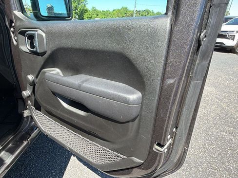 Used 2022 Jeep Wrangler Sport AWD/4WD image 15