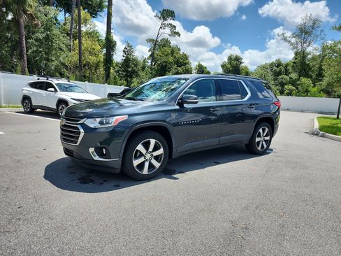 Used 2020 Chevrolet Traverse LT w/ LT Premium Package FWD image 1