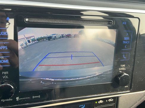 Used 2018 Toyota Corolla XLE FWD image 22