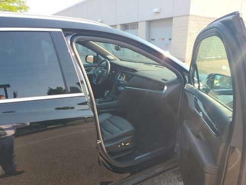 Certified 2023 Cadillac XT5 Premium Luxury AWD/4WD image 8