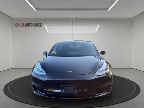 Used 2019 Tesla Model 3 Standard Range Plus image 8