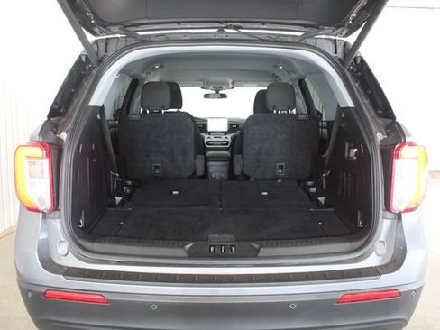 Used 2023 Ford Explorer XLT RWD image 7