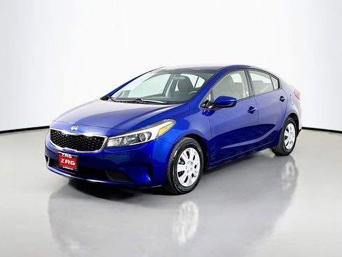 Used 2017 Kia Forte LX image 1
