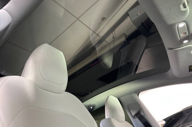 Used 2026 Tesla Model Y 2WD image 19
