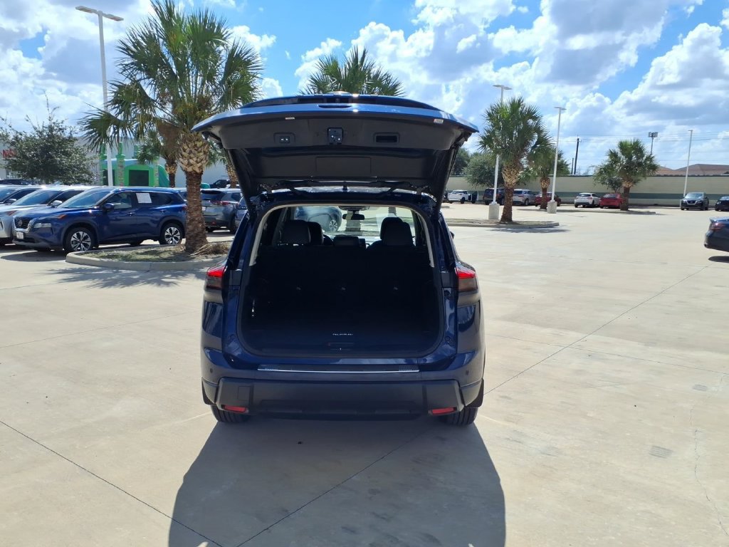Used 2024 Nissan Rogue SV w/ SV Premium Package FWD image 20