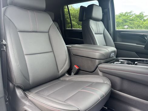 New 2026 Chevrolet Suburban RST w/ RST Capability Package AWD/4WD image 28