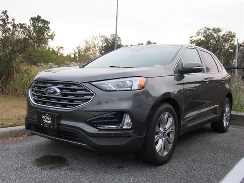 Used 2020 Ford Edge Titanium w/ Class II Trailer Tow Package image 2