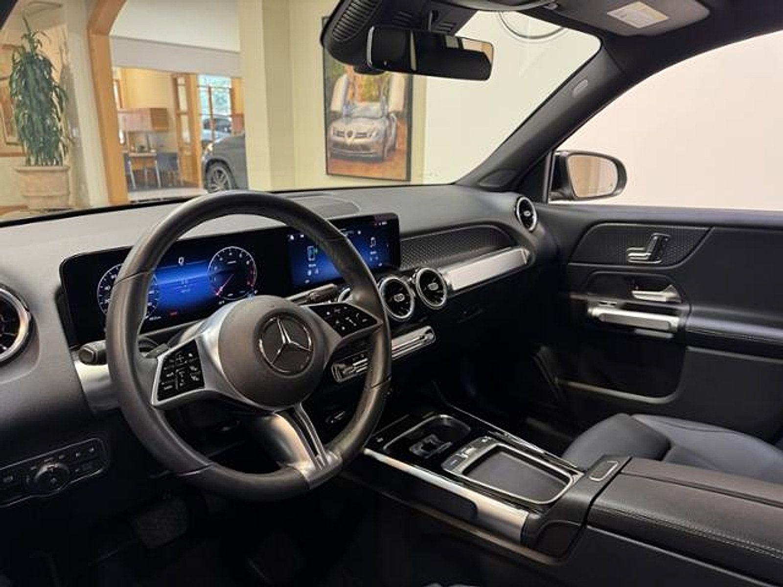 Used 2025 Mercedes-Benz GLB 250 image 8