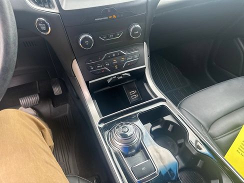 Used 2020 Ford Edge SEL w/ Convenience Package FWD image 17