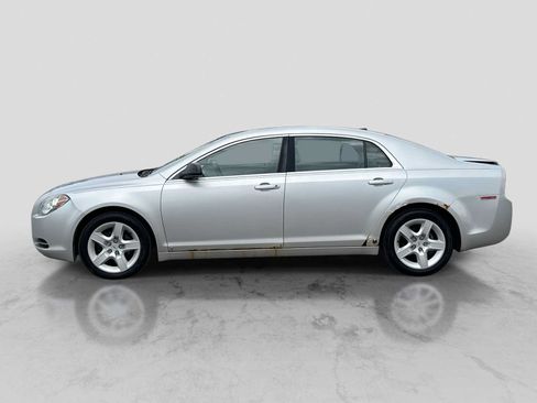 Used 2009 Chevrolet Malibu LS FWD image 3