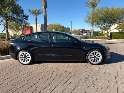 Used 2021 Tesla Model 3 Standard Range Plus image 2
