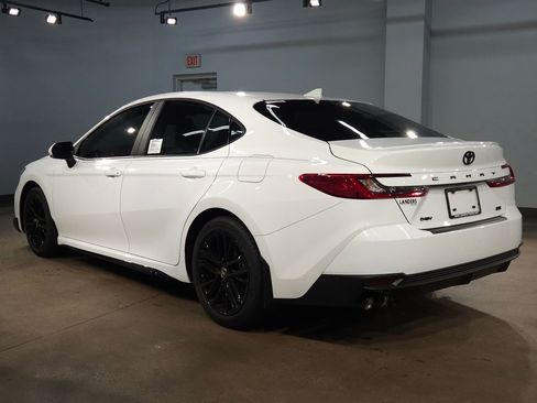 New 2026 Toyota Camry SE FWD image 5