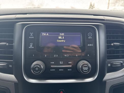 Used 2016 RAM 2500 Tradesman w/ Chrome Appearance Group image 16