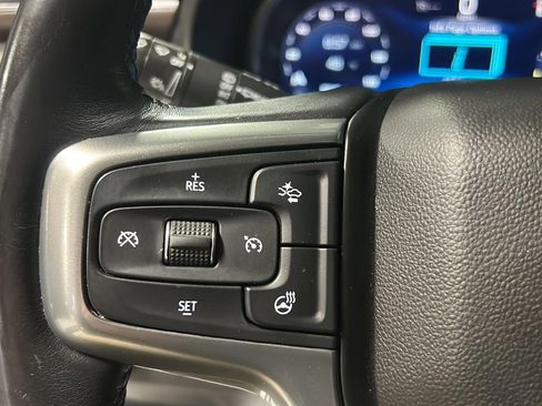 Used 2022 Chevrolet Suburban LT w/ Luxury Package image 14