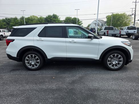 New 2026 Ford Explorer Active w/ Active Comfort Package AWD/4WD image 6
