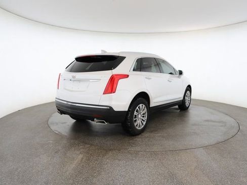 Used 2017 Cadillac XT5 Luxury w/ Driver Awareness Package image 17