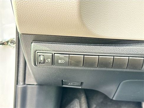 Used 2023 Toyota Corolla LE w/ LE Convenience Package image 10