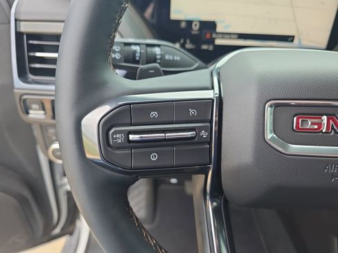 Used 2025 GMC Yukon XL AT4 w/ AT4 Premium Package AWD/4WD image 18
