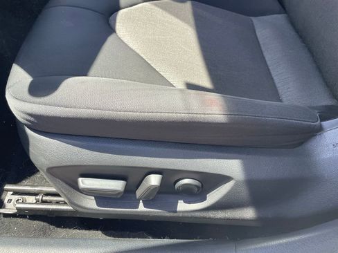 Used 2021 Toyota Camry LE w/ Carpet Mat Package (TMS) image 5