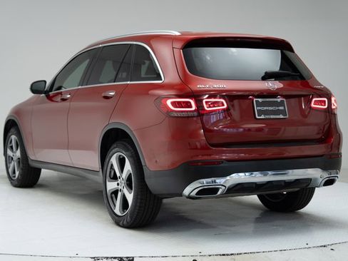 Used 2021 Mercedes-Benz GLC 300 4MATIC image 3