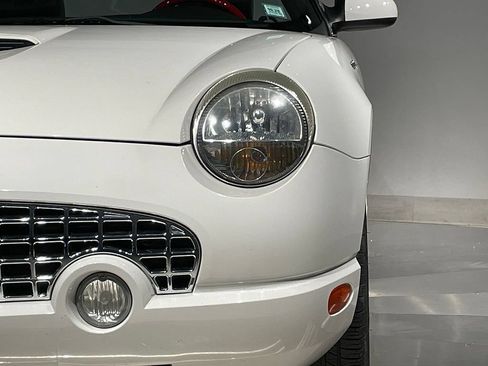 Used 2002 Ford Thunderbird RWD image 4