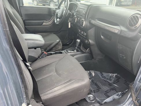 Used 2016 Jeep Wrangler Unlimited Sport w/ Power Convenience Group image 27