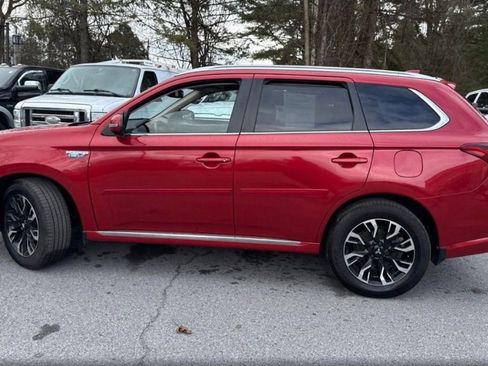 Used 2018 Mitsubishi Outlander SEL image 11
