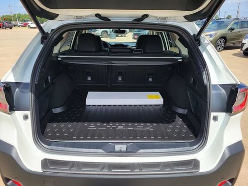 Used 2025 Subaru Outback Touring AWD/4WD image 7