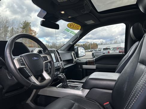 Used 2019 Ford F150 Lariat w/ Equipment Group 502A Luxury image 13