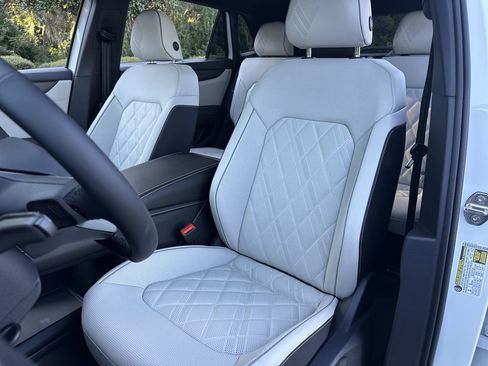 New 2026 Volkswagen Atlas Cross Sport SEL Premium R-Line image 11